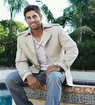 A fun facebook page for Green Bay Packers QB, Aaron Rodgers. We made 12/12/12 his day! Supporting MACC Fund and Go Bo! Foundation; managed by @jenbrilo