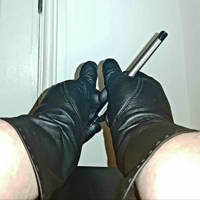 NSFW 18+!!
PLEASE READ BEFORE ANYTHING!!
WAS Glovleybootness but got suspended.
I'm a dom guy who's heavily into gloves, boots & leather.
Any questions just ask