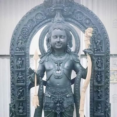 यदा यदा हि धर्मस्य ग्लानिर्भवति भारत।
अभ्युत्थानमधर्मस्य तदात्मानं सृजाम्यहम्॥७॥
परित्राणाय साधूनां विनाशाय च दुष्कृताम्।
धर्मसंस्थापनार्थाय सम्भवामि युगे युगे।
