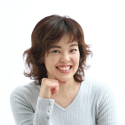 整理収納アドバイザー。「1日1カタ」提唱者。
毎日忙しくて片付けたくても片付けに手が回らない方へ。自分で自宅を片付けられるようになって、更に自宅をパワースポットにするためのお手伝いをしています。
平日昼間は事務のお姉さん。たまに警備やマネキンも。好きを仕事に、楽しんでます♪