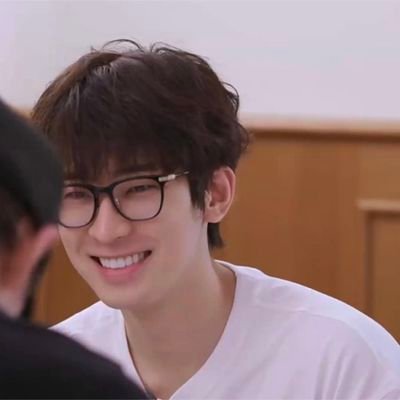 me_llyou's profile picture. 50% engene 50% carat