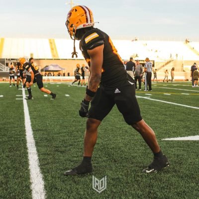 5’9 180 WR at Saddleback College. 2/2 with AA in hand