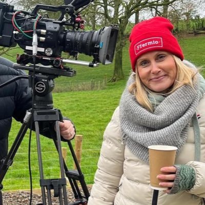 A passion for the countryside; Producer & Director @Ffermio 🐂 Also William, Molly and Elizabeth's Mam! Marathon runner 🏃🏼‍♀️& often found on a 🏉 touchline