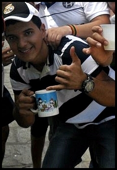 Sei do que sou cαpαz, homem de pegαdα, interessαnte, inteligente porem criαnçα αs vezes; mαs todos αqueles que mim conhecem jαmαis esquecem.