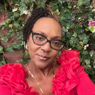 KhaleesiDee's profile picture. God lover, Harlem Girl, Sister, Auntie, God-Mommy, World Traveler, Chef, Attorney.