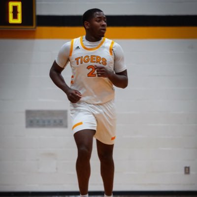 SG-PG/ Class of 24'/ Harris County High School/ H:5'11 / W:189/ 