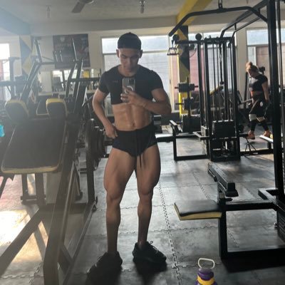 cristhian010599's profile picture. 