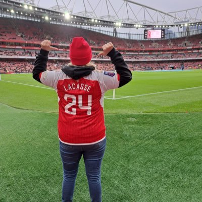 London Marathoner, nature lover, crazy cat lady. Love exploring and getting outdoors as well as eating cake and drinking cocktails. AWFC Supporter COYG!!!