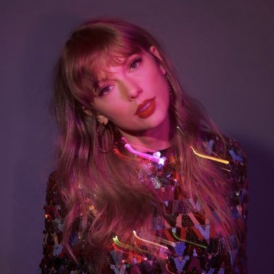 roseycinder's profile picture. multifandom 🩵 rt heavy