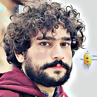 बज़ाहिर मुझे पेशवा मिल गया है।
हक़ीक़त ये है कि ख़ुदा मिल गया है।
ऐ पीरे मुगां तेरी निस्बत के सदके
मुझे मेरा मुश्किल कुशा मिल गया है।
@siddharthAulia