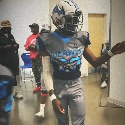 6'2 180 CB/WR KIPP LEGACY COLLEGE PREP |3.6 GPA |250 Bench |275 Squat 
Email: Bennetttaj432@gmail.com
Phone #: 2024871717
NCAA ID #:  2401200111