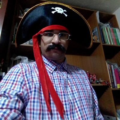 Licenciado en Historia por la Universidad de Sonora, y Maestro por El Colegio de Sonora.
Mi canal de Youtube: La telenovela mexicana un acercamiento histórico