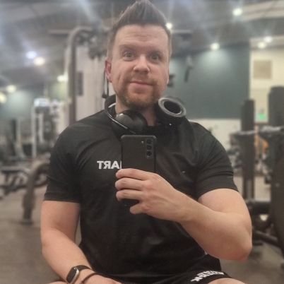 I like playing Apex, Eating 🎂 and Lifting 💪! 🌈 
50k+ kill Wattson Main ⚡️
lvl 4 Sports Massage Therapist 💆‍♂️