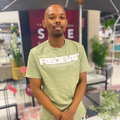 I FOLLOW BACK INSTANTLY. I cuss here. Rapper. Durban. SME Cofounder. Performing artist.
Latest Song 🔥XOMBIE🔥 https://t.co/LUbdsk6ILO