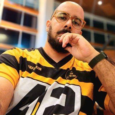 Prospecto /86, Host no 🎙️ @blackyellowbr, produtor em @RadioPirataPod; Time @nflbrasil; Aperriado com Sport, Steelers. Ex-czar dos podcasts