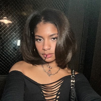 aniesa2thic Profile Picture