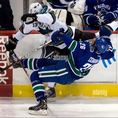 Former professional Healthy Scratch. Played a few games too. TSN Hockey Analyst | https://t.co/6oM9eiTKbO