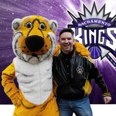 Personal account of a moderate, optimistic Comoean,proud Sacramento Kings fan & hopeful Mizzou Tiger, where I opine about sports & politics.