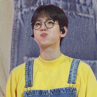 Baekhyun| @b_hundred_hyun | exo👑 |
Vox 👹| @Vox_Akuma