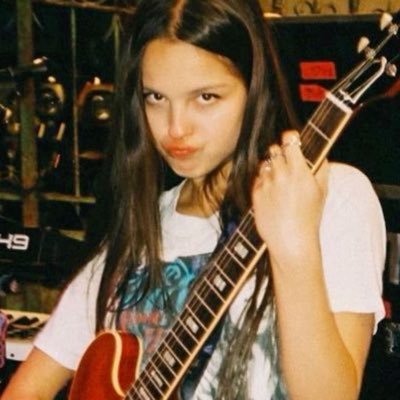 livrosdrigo's profile picture. universitária | #studytwt