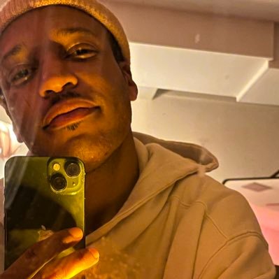 weloveyoubvck's profile picture. ❂