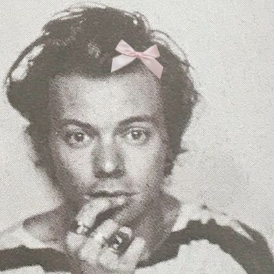 in love with harry styles.
.　 ₊ 　　　      🌸  .
　　　  　　　　　　　　　　  　　　　　　
 ♡ﾟ  　  　   ₊ 　　　　　   　  ˚  
 　 　　　  · 　　  　　 　 ⊹　　       ♡ﾟ  .

stan 1D....
♡TS♡