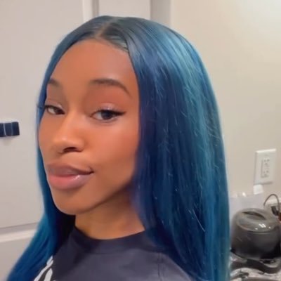 A Blue Hair Mermaid 🇧🇧• #MRMDGNG •💙• Email: Aurithemermaid@gmail.com