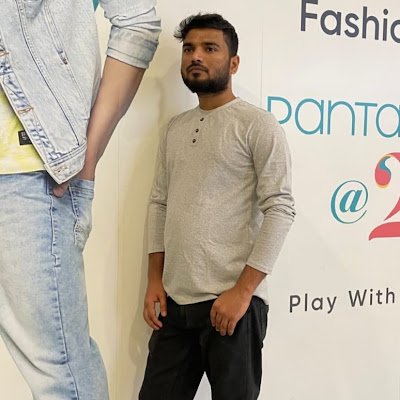 AbhineetKr1998's profile picture. 