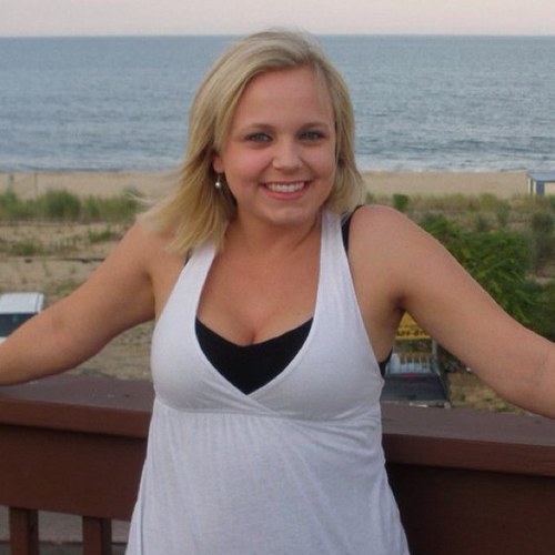 DanielleCox07's profile picture. 