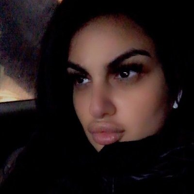 ⛪️ Proud Catholic
❤️Pro-life
💄Beauty Therapist
📸 Fashion Model