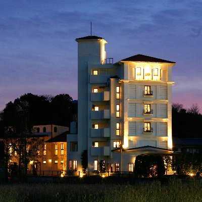 0599_46_0001's profile picture. 🌜純粋に食を愛し、お酒を愛する方へ。人に、自然に、おかげさまの心を忘れず、今、この時を大切にしたい皆様へ。🍀伊勢志摩を五感で味わう、海と大地の美食の隠れ家プロヴァンス流創作海鮮料理を是非あなたに。【お問い合わせは、お電話または公式LINEより承っております】