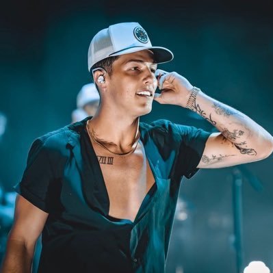 Just a kid that writes songs sometimes. GO STREAM