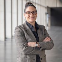 Fabienne Meyerhans (@curlyfabi) Twitter profile photo