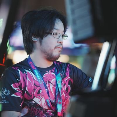 Rhythm Gamer & not Famous Rhythm Game Youtuber
🇯🇵Arcade Cab Collector🇯🇵 
🎵SDVX lvl 17 // IIDX  六段 // SMX lvl 24🎵
Local Arcade Community ⏩ @XepherArcade