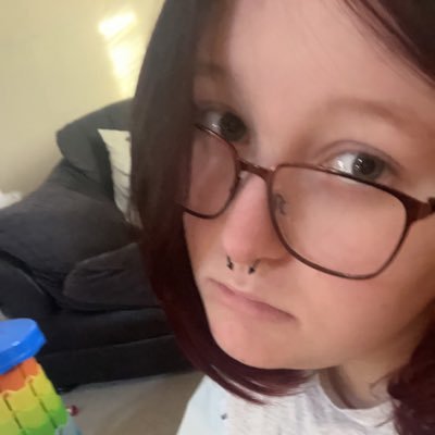 charliekc_1253's profile picture. -18, she/they, 🤰, may2024 💞