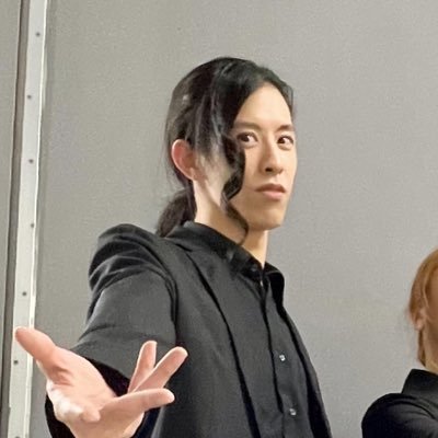 飛んだり跳ねたり歌ったり演じたりする社会人 / Neues ichi @IchiNeues46119 / #ミュージカルさつてん @MSTseisaku ザック母親の連れの男・振付チーフ