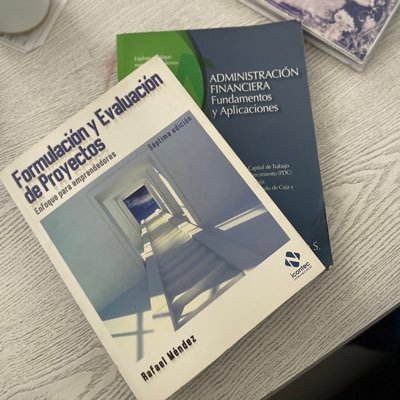 Doctorante en Dirección de Proyectos, MBA en Dir de Proyectos, Esp. en Gerencia y Control de Const. Formulador de Proyectos de Inversión Social. Cert PRINCE2