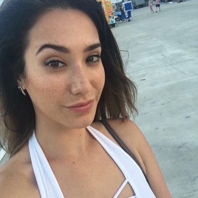 Desymoore176882's profile picture. 