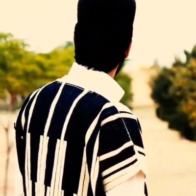 بخت یارِ من است(:
دوستدار شعر و ادب و آدمایِ خوب.