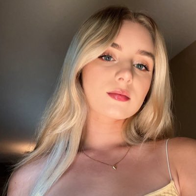 23 yo. DOMINATRIX FINDOM FEMDOM|feetlovers| |assworship| Skype sessions| | financial domination. Long term subs preferred |DM FOR PAYMENT METHODS.