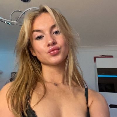 Your 20 yo virgin babe ☺️
message me! I'm a very nice girl 💕👇🏼