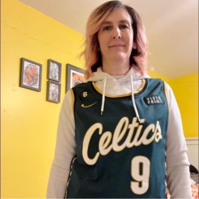 Boston Celtics fan living in Baltimore ☘️💚 #bleedgreen  Hospice RN and correctional RN.