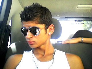 Meu nome é Renan carlos , tenho 16 anos sou de PE  Recife e gosto muitoo de sair com amigos e etc.. eu sou do tipo: aproveitador (6) hehe