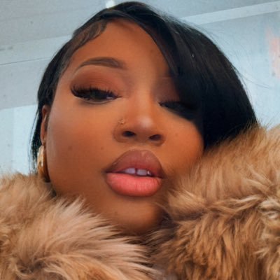 AngleAlessandra's profile picture. Student Astrologer #† | She/Her | Featured in @papermagazine, @ellemagazine & @forbes
Business Inquiries: tara@thunderhaus.ca † | Learn
Astrology below!