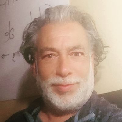 Dr. en Química. Medical Writer, Perito de Corte Suprema y DPP. 
Acá, sólo leo noticias y veo porno. No busco seguidores. Gracias!