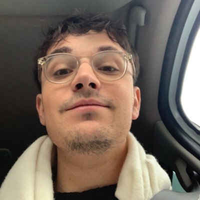 Blueswordtvv's profile picture. 🧞‍♂️