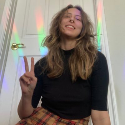 Illustrator, clothing enthusiast, video creator, a delight to have in class | She/her/hers | Rep'd for lit illustration by @ArianaPhilips