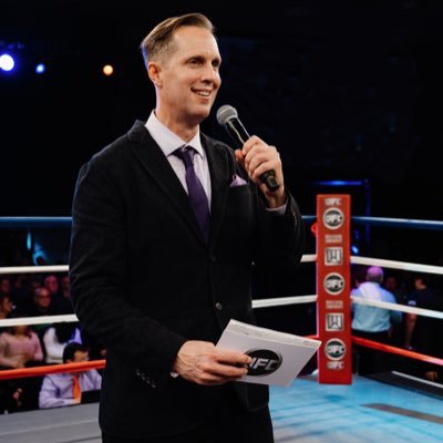 Ring Announcer & Play-By-Play 🎤 Comedian hack roasting fighters. I worked with Scott Weiland in a market before Stone Temple Piots. True story.