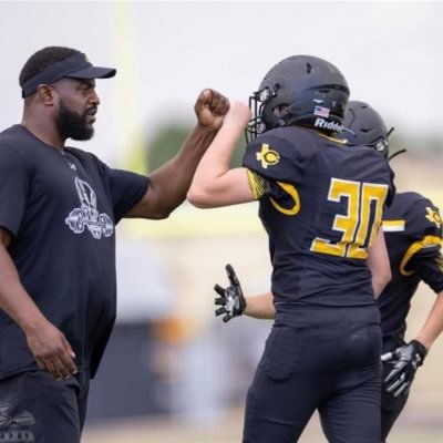 Crandall High school | 4.0 GPA | 2027 | MLB | 6’0 170