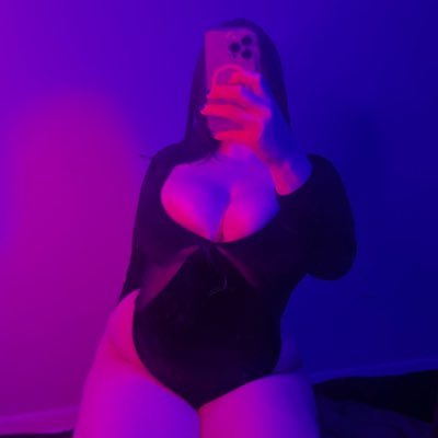 Bratty & Alternative Lifestyle Domme ♡ ♡ Might bully you if you’re lucky ♡ ♡ Tribute $30+ to speak ♡ ♡ Age Verification on LF ♡ ♡ Payment & Platforms in bio ♡ ♡